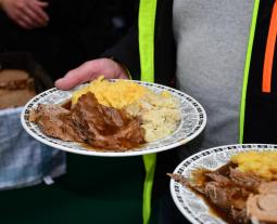 Hoffest der Familie Bühler | Das Beste aus Küche und Keller | Weideochs' vom Spieß