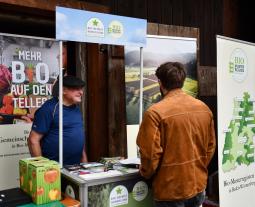 Hoffest der Familie Bühler | Markttreiben | Infostände