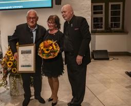 Agrarkulturpreisträger des Jahres 2023: Dieter Mayer, Metzgermeister mit Frau und Rudolf Bühler (BESH)