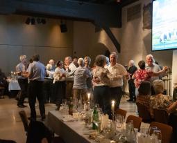 Tanzen und feiern bis spät in die Nacht