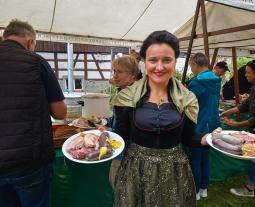 Hoffest Cristina Buehler mit Schlachtplatte