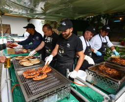 Hoffest Grillwürste und Steaks